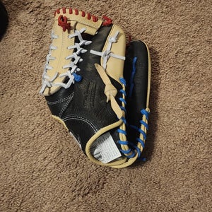 Outfield Right Hand Throw Marucci Marksman Baseball Glove 12" (Used)