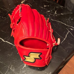 SSK Z9 Maestro 11.5" Infield Baseball Glove Z9-1150RED2 LEFT HANDED GLOVE (PRICE NEGOCIABLE)