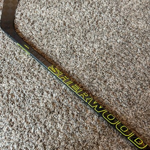 SHERWOOD REKKER LEGEND PRO COMPOSITE HOCKEY STICK - JUNIOR