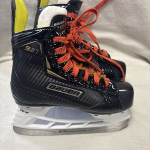 Junior Youth Size 11.5 Bauer Supreme S27 Ice Hockey Skates