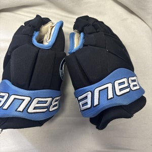 Junior Size 10 Inch Bauer Boston Advantage Ice Hockey Player Gloves.