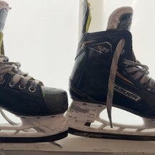 Bauer (Used) Junior Size 4 Hockey Skates