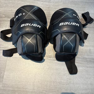 Lightly Used Bauer Pro+ Goalie Knee Pads  (Used)