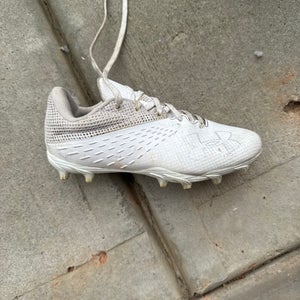 White Unisex Youth Size M 3.5 (W 4.5) Under Armour Cleats (Used)