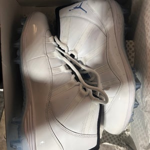 White Men's Adult Size M 10.5 (W 11.5) Jordan Molded Cleats Cleats (New)