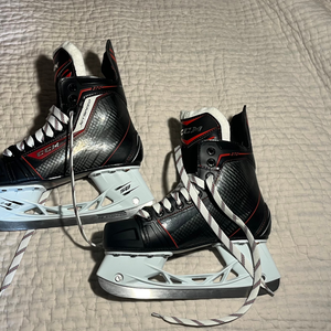 CCM JetSpeed 270 Hockey Skates Regular Width 6 (New)