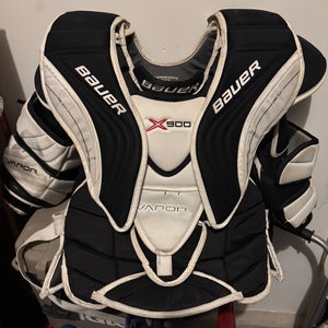 Large  Bauer Vapor X900 Goalie Chest Protector (Used)