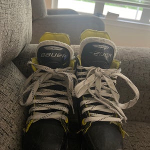 Bauer Supreme S35 Hockey Skates Regular Width Size 1.5 (Used)