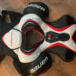 Senior Small / Medium Bauer Vapor 2X Shoulder Pads  (Used)