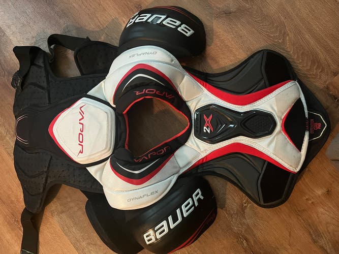 Senior Small / Medium Bauer Vapor 2X Shoulder Pads (Used)