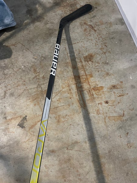 CUSTOM PRO STOCK BAUER VAPOR HYPERLITE HOCKEY STICK W/ EXTENSION