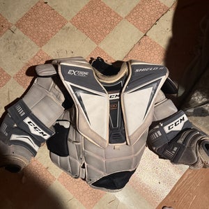 XL  CCM Extreme Flex Shield II Goalie Chest Protector (Used)