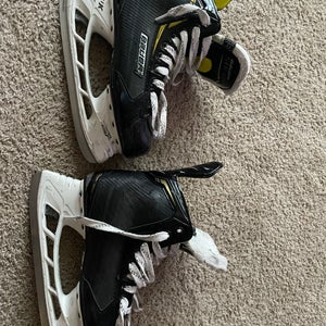 Bauer Supreme Hockey Skates 8 (Used)
