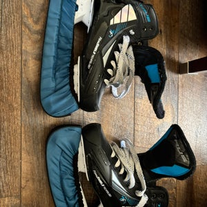 2020 True TF7 Hockey Goalie Skates Regular Width  7 (Used)