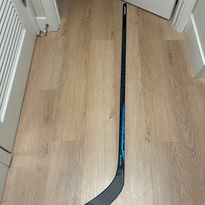 Intermediate Bauer Nexus E5 Pro Right Handed Hockey Stick P88 (Used)