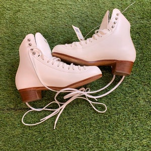 Riedell Figure Skates Adult 5 (New)