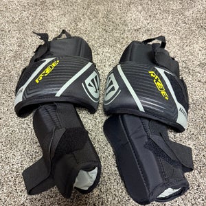 Warrior R\x3 e+ knee guards