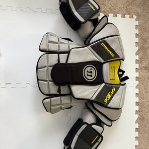Warrior Intermediate Medium/Large Ritual X3E Goalie Chest Protector (Used)