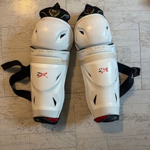 Intermediate Bauer Vapor 2x 13" Shin Pads  (Used)