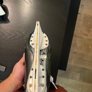 2024 Bauer Pro Hockey Goalie Skates Regular Width Pro Stock 8 (Used)