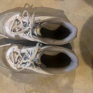 White Men's Size M 12.5 (W 13.5) Adult Under Armour Low Top Blur Molded Cleats (Used)