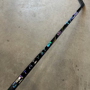 P28 80 Flex Senior True catalyst 9x3 Left Hand Hockey Stick Pro Stock NHL (New)