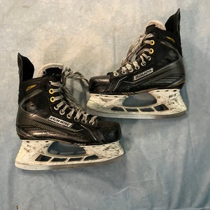 Intermediate Bauer Supreme 160 Hockey Skates Regular Width Size 5 (Used)