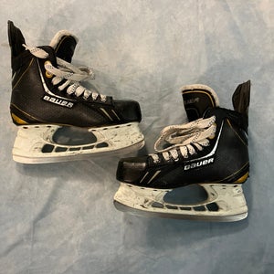 Intermediate Bauer Supreme One.7 Hockey Skates Regular Width 6 (Used)