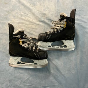 Youth Bauer Supreme One.6 Hockey Skates Regular Width 13.5 (Used)