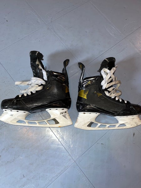 Bauer Supreme UltraSonic Hockey Skates Regular Width 7.5 (Used)