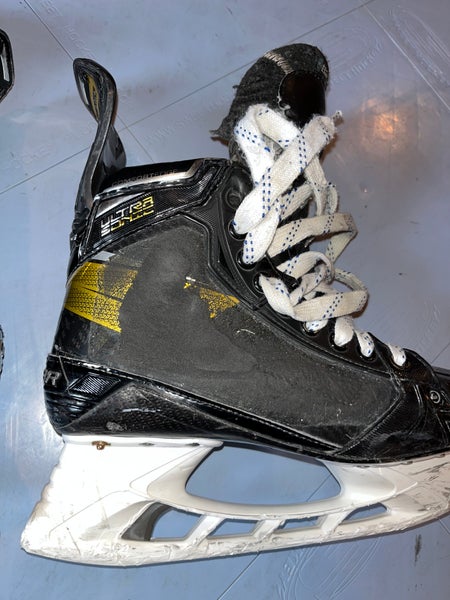 Bauer Supreme UltraSonic Hockey Skates Regular Width 7.5 (Used)