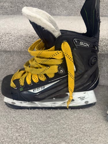 CCM Ribcor: size 4 Int.