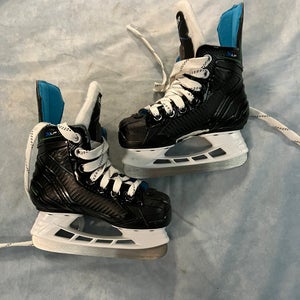 Youth Bauer XLP Hockey Skates Regular Width 8 (Used)