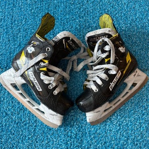 Bauer Supreme M4 Hockey Skates Regular Width | Junior Size 3.5 (Used)