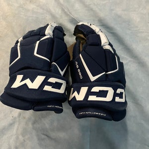 Blue Junior CCM AS580 Gloves 11" (Used)