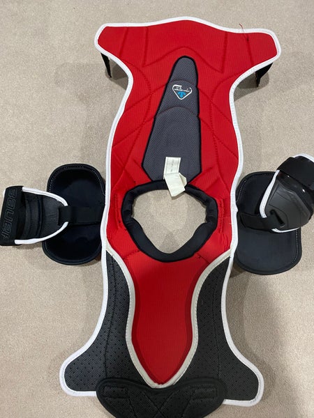 Small / Medium Senior Bauer Vapor 1X Shoulder Pads (Used)