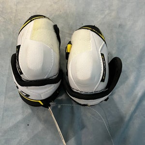 Junior Small CCM Tacks 9060 Elbow Pads (Used)