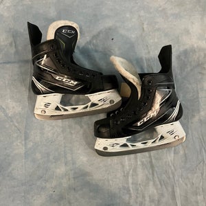 Junior CCM RibCor 74K Hockey Skates Regular Width Size 2 (Used)