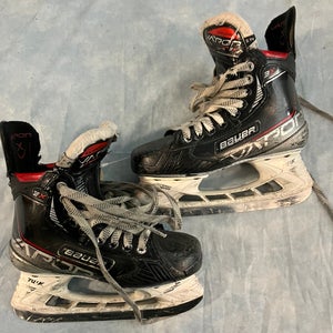 Intermediate Bauer Vapor 3X Hockey Skates Regular Width Size 4 (Used)