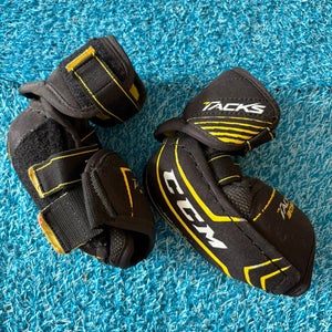 Junior Medium CCM Tacks 3092 Elbow Pads (Used)