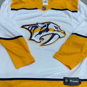 Nashville Predators adult large jersey
