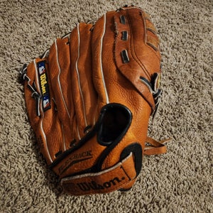 Wilson Right Hand Throw A1850 PRO9 Baseball/Softball Glove 12.5" Broken-In Soft leather