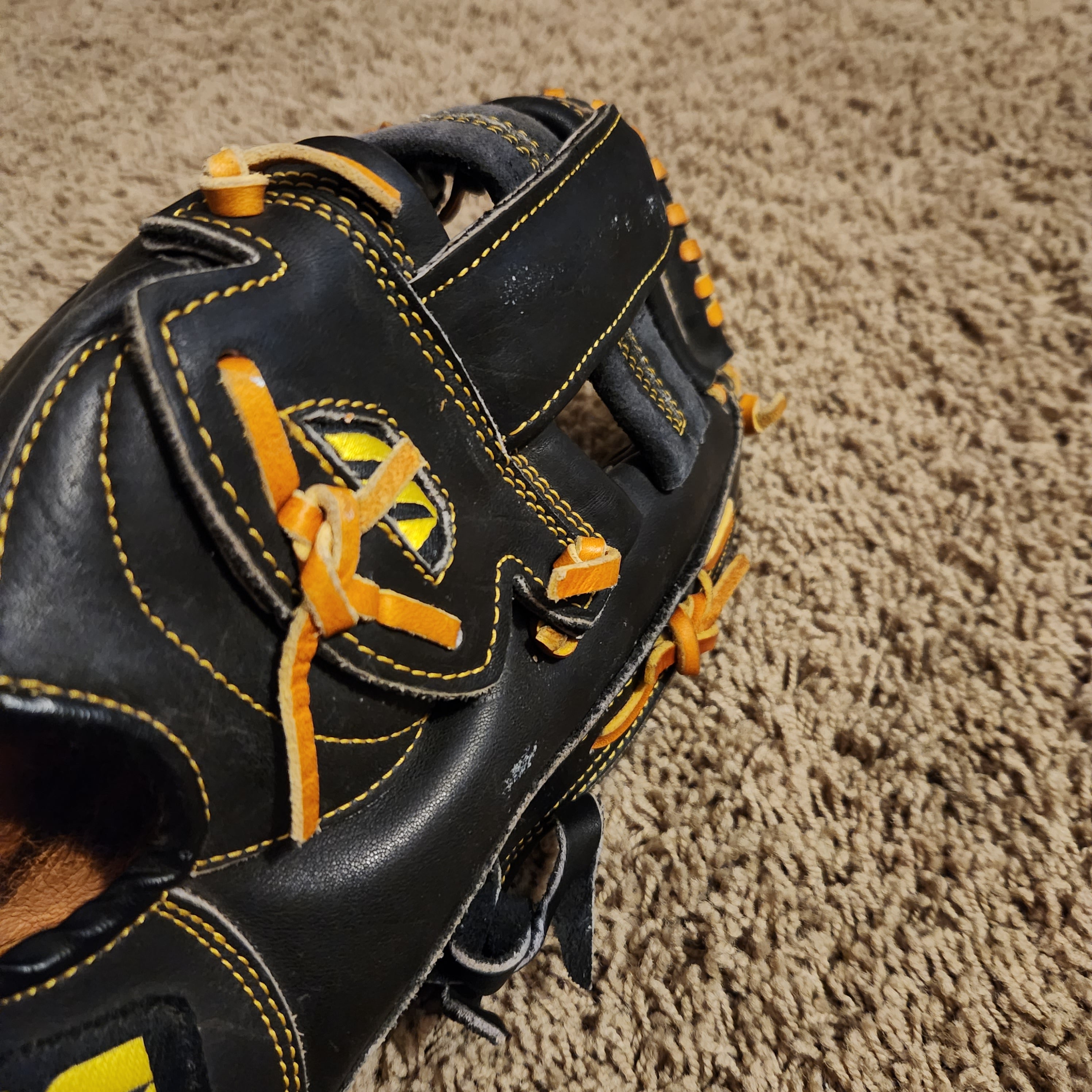 Mizuno Right Hand Throw MAX FLEX MZ 1249 Baseball Glove 12.5