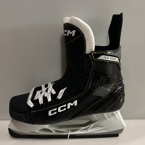 New CCM AS-550 Hockey Skates - Intermediate Size 6 NIB