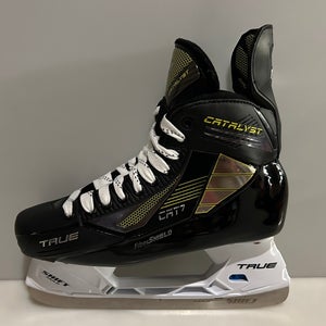 New True Catalyst 7 Senior Hockey Skates - Senior Size 9 Wide NIB