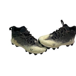 Used Under Armour LOCKED DOWN Jr FB Cleats Black And White Junior 03.5 11347-S000247480