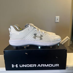 White Men's Size M 11.5 (W 12.5) Adult Under Armour Low Top Yard Metal (New)