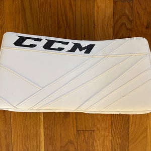 CCM Extreme Flex E5.5 Regular (New)