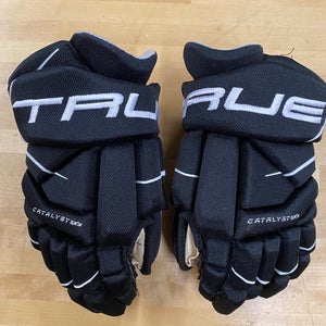 Used True Catalyst 5X3 Gloves 10"