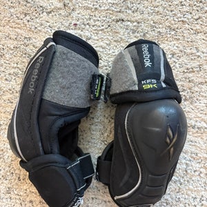 Junior Medium Reebok 9K Elbow Pads (Used)